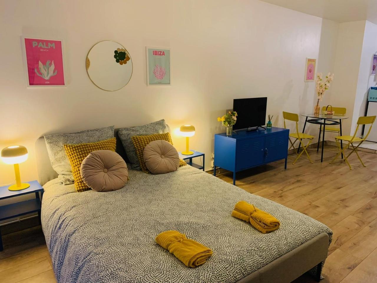 Cocooning Modern Design Studio Avesnes-sur-Helpe Exteriör bild